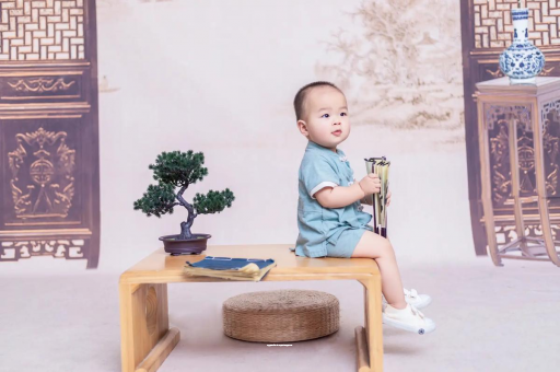 平邑宝宝头睡扁了